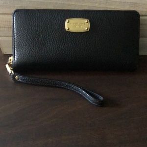 Michael Kors Wristlet